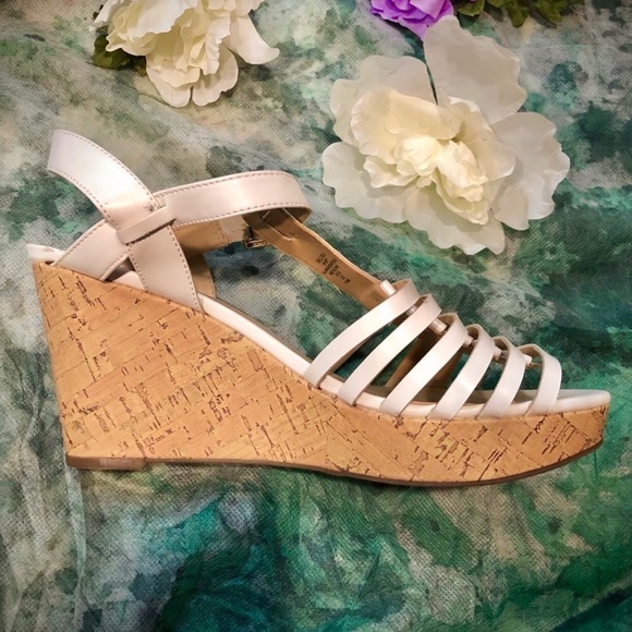 Liz Claiborne Shoes - Liz Claiborne White Wedge Sandals SZ 10